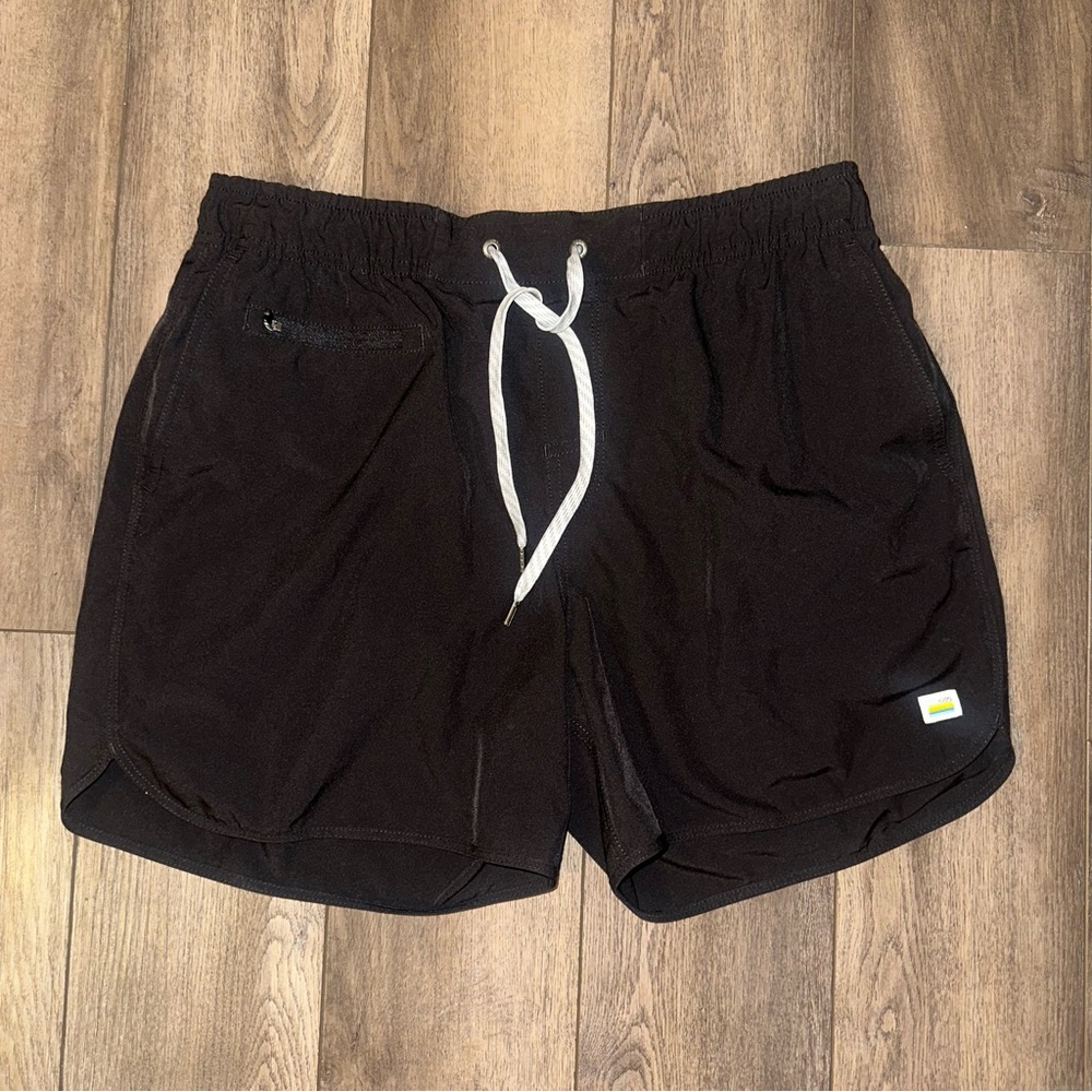 Vuori Bank Shorts